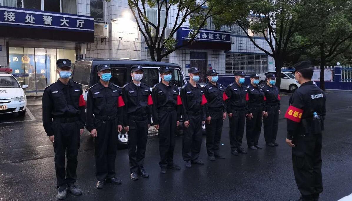 倡導(dǎo)文明新風(fēng)，共建美好襄陽(yáng)！創(chuàng)文有咱獵鷹來(lái)幫忙