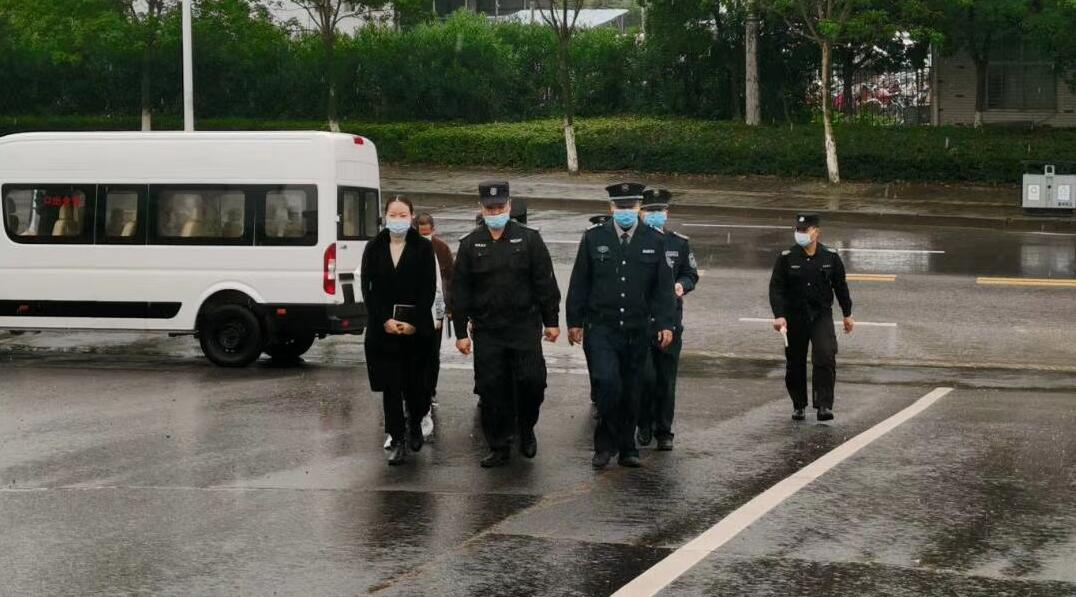 獵鷹保安公司為做好“國(guó)慶假期”期間客戶單位安全守護(hù)！