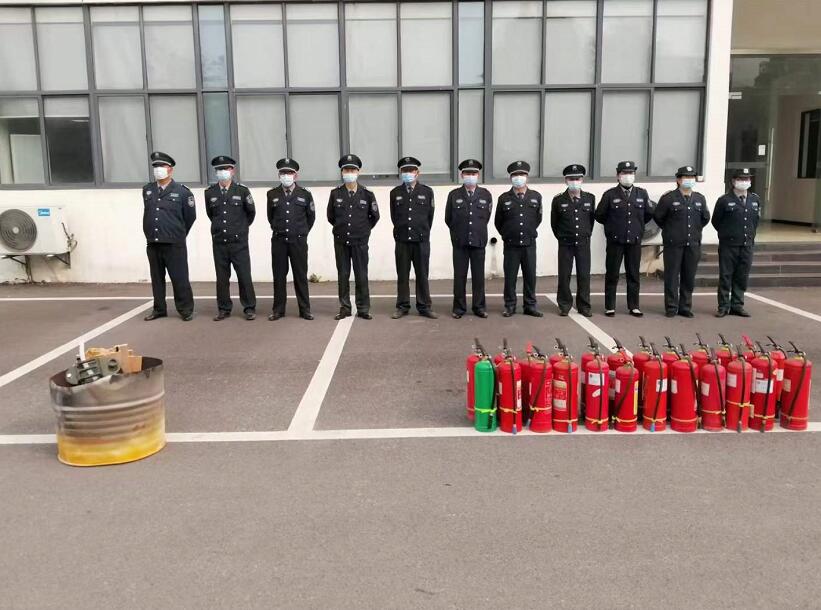 襄陽獵鷹保安招聘公司給您介紹一下泡沫滅火器的種類及工作原理！