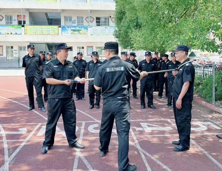 獵鷹保安公司在靳莊小學(xué)開展保安聯(lián)動培訓(xùn)