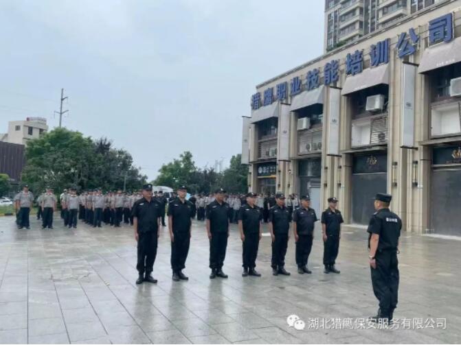 大練精兵強素質，規(guī)范隊伍樹形象