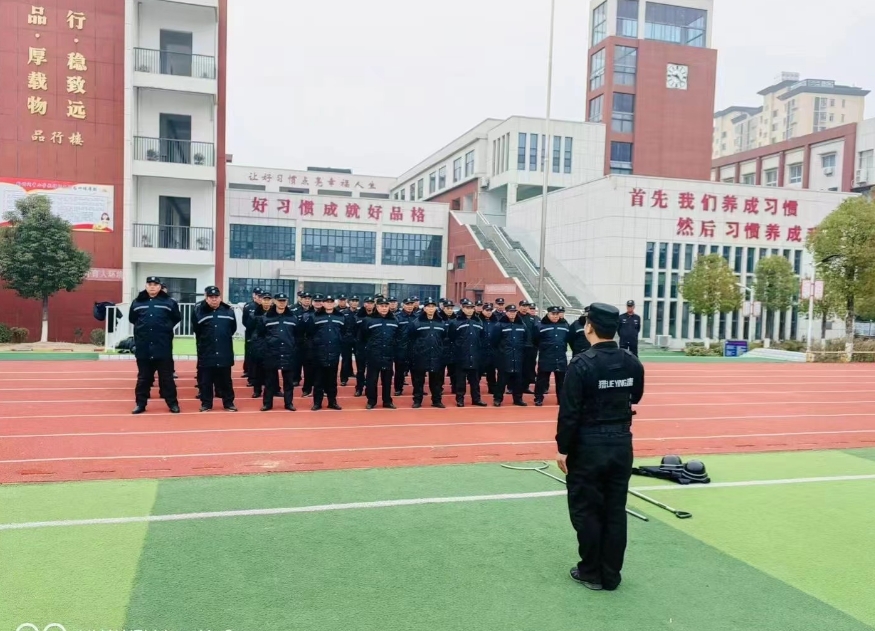 獵鷹保安分批給所有安保人員開展聯(lián)動(dòng)培訓(xùn)