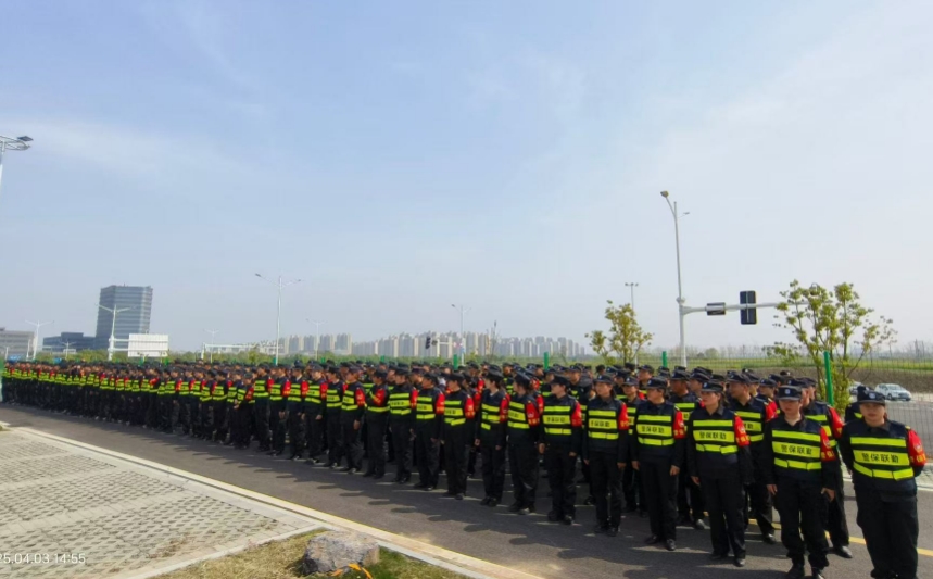 “夢(mèng)想中國(guó)·音樂(lè)盛典”群星演唱會(huì)在襄陽(yáng)東津體育場(chǎng)舉行